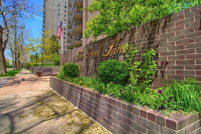 Building Photo - Gorgeous highrise apartment in Washington ...