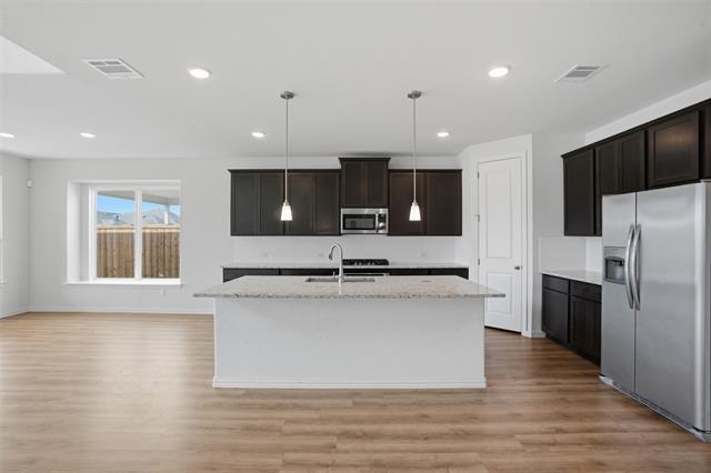 Building Photo - 1216 Rosebay Dr