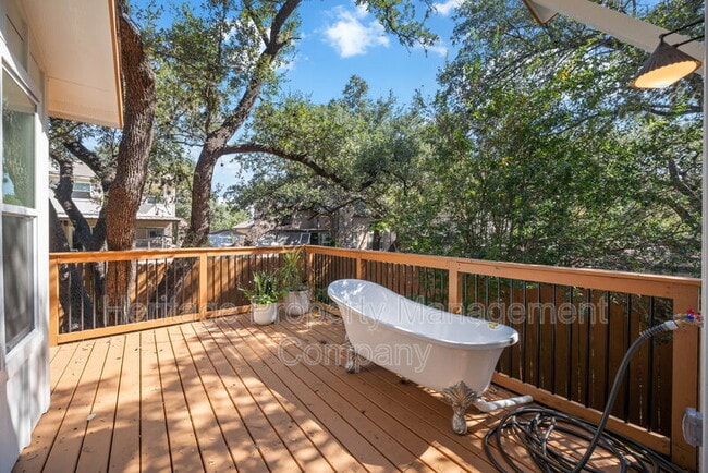 Building Photo - 9115 Timber Ranch
