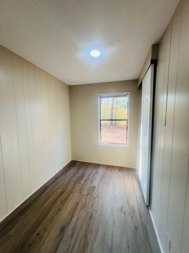 Building Photo - Charming 3-Bedroom – Water Included!