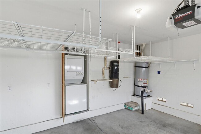 Building Photo - 7404 Celosia St