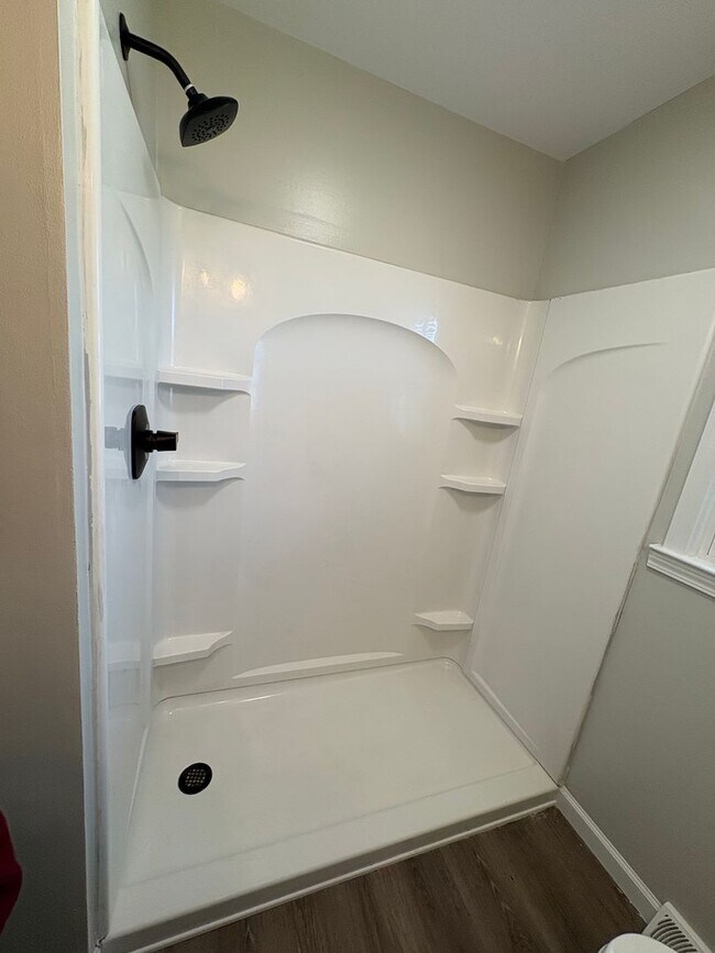 Building Photo - Completely Upgraded 3 Bedroom Single Family Home
