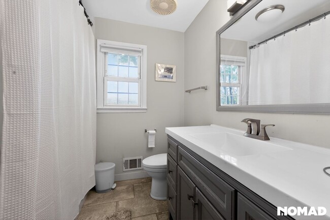 Building Photo - Charming 2BR Apartment in Metuchen