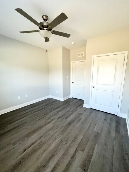 Building Photo - 4938 Worth Way