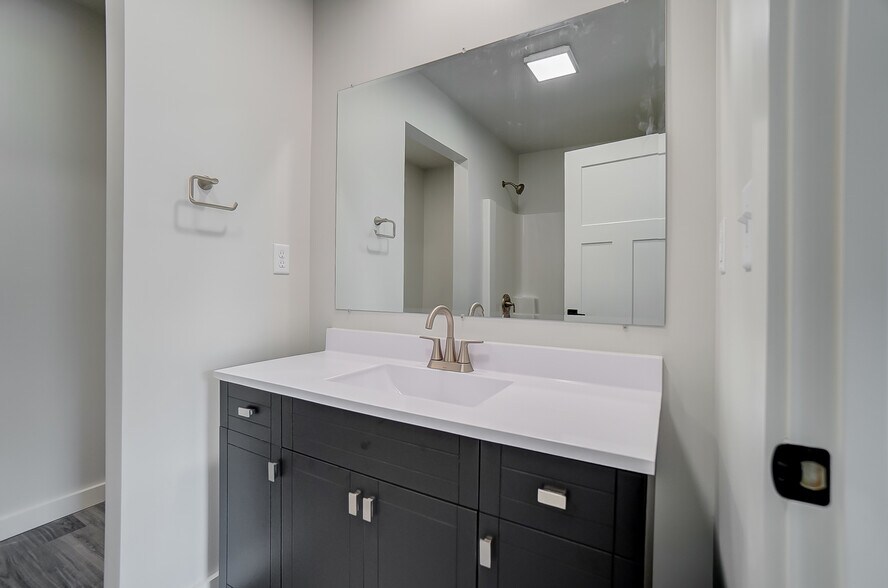 Building Photo - 3011 Cletus Pky