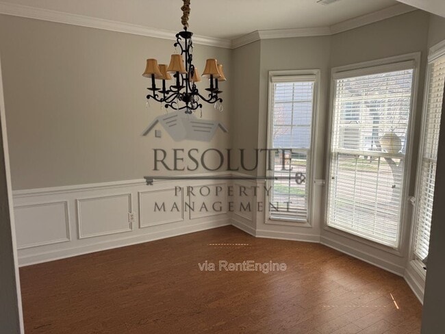 Building Photo - 303 Sugar Maple Ave