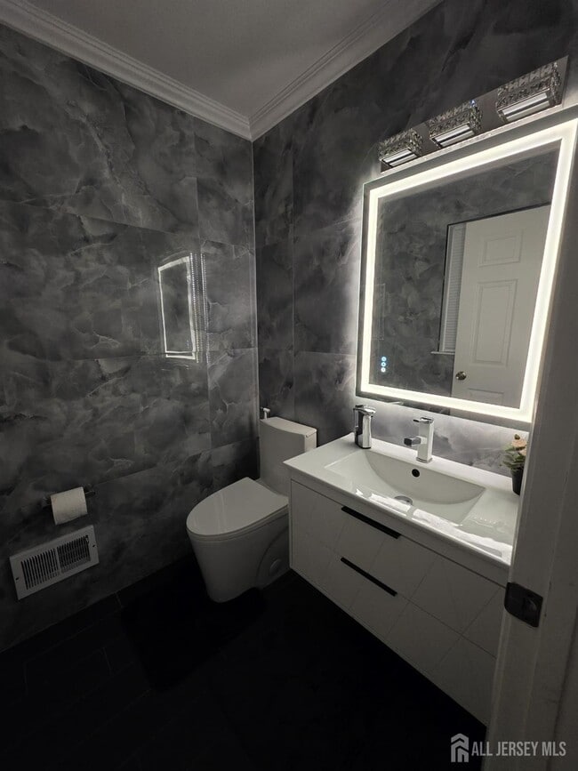 Building Photo - 78 Chariot Ct