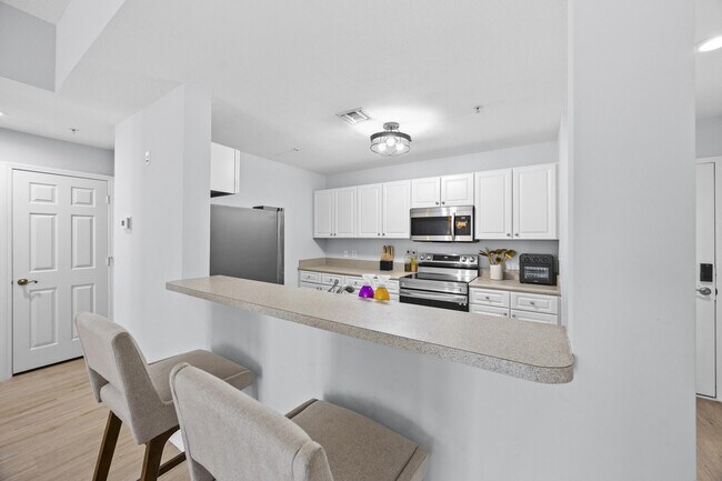 Building Photo - 1203 Town Center Dr