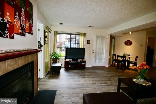 Building Photo - 6033 Curtier Dr