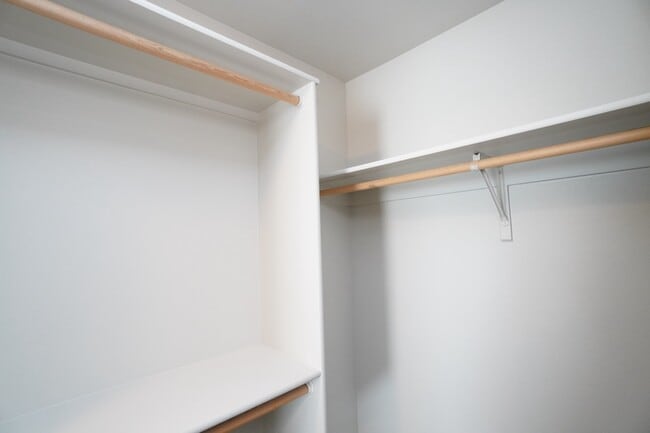 Building Photo - 1445 W Silver Salmon Dr