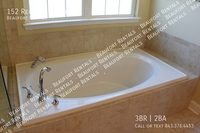 Building Photo - Hearthstone Lakes