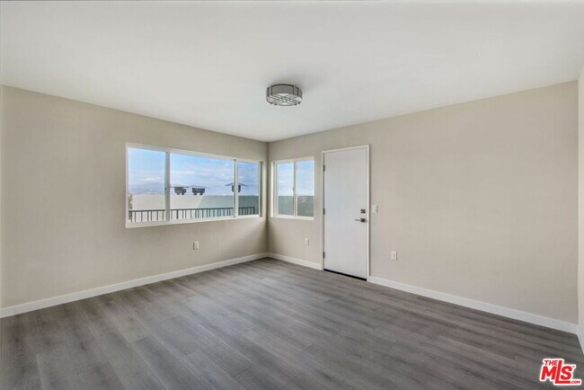 Building Photo - 4151 Don Mariano Dr