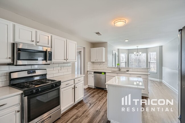 Building Photo - 4550 Talon Way