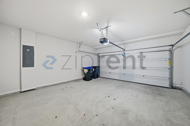 Building Photo - 2363 Blue Monarch Dr