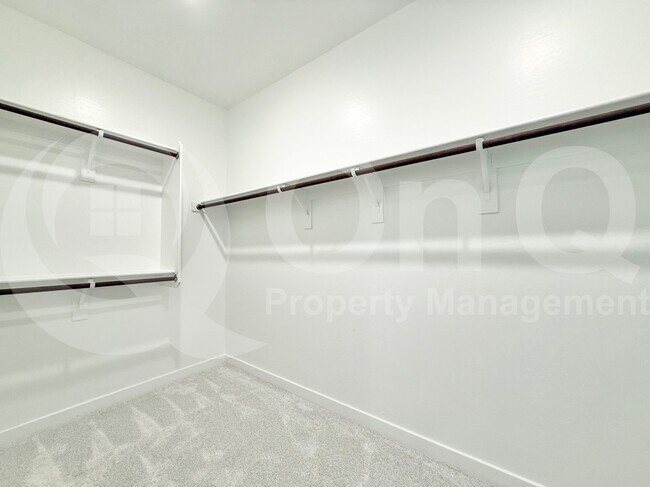 Building Photo - 3266 E Wild Dr
