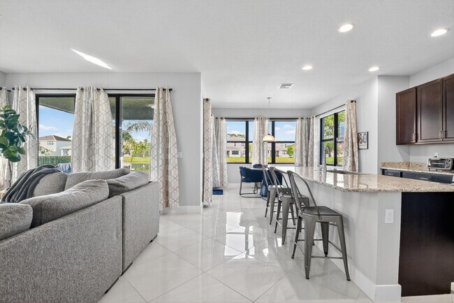 Building Photo - 7303 Estero Dr