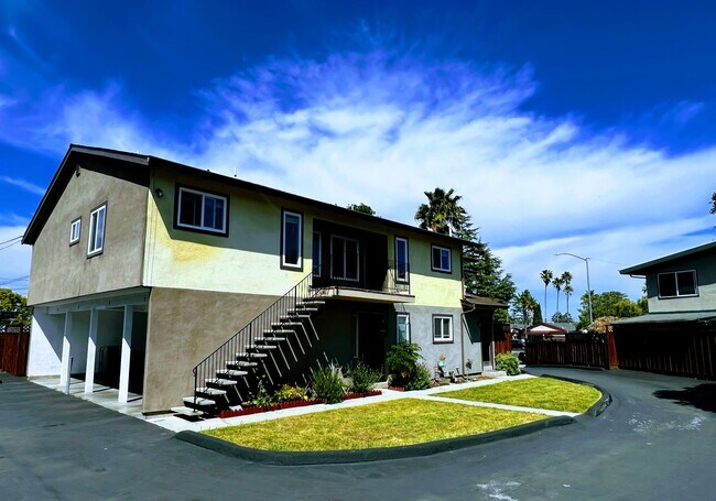 Building Photo - 620 Gamma Ct