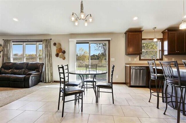 Building Photo - ***COMING SOON*** LAWNCARE INCLUDED! - 3 Bed 2 Bath Ranch Single Family Home