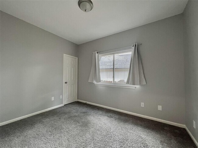 Building Photo - 11917 Meadowfire Dr