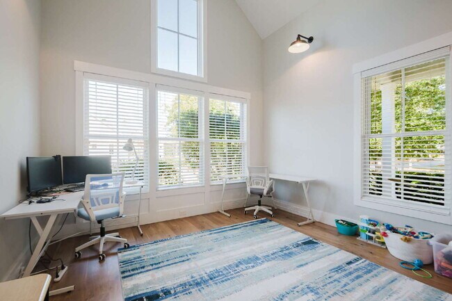 Building Photo - Stunning Custom Home in Palmetto Bluff