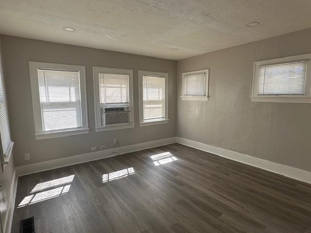 Building Photo - 18214 Oak St