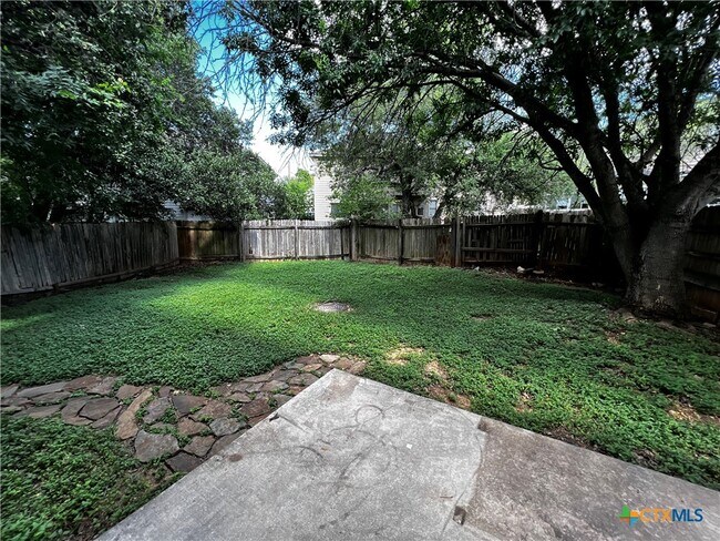 Building Photo - 125 Cedargrove