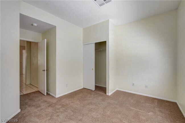 Building Photo - 9890 Ridgehaven Ave