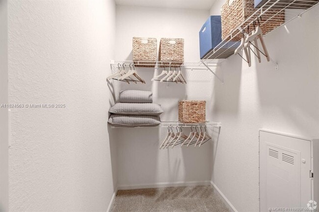 Building Photo - 1924 NW Federal Hwy