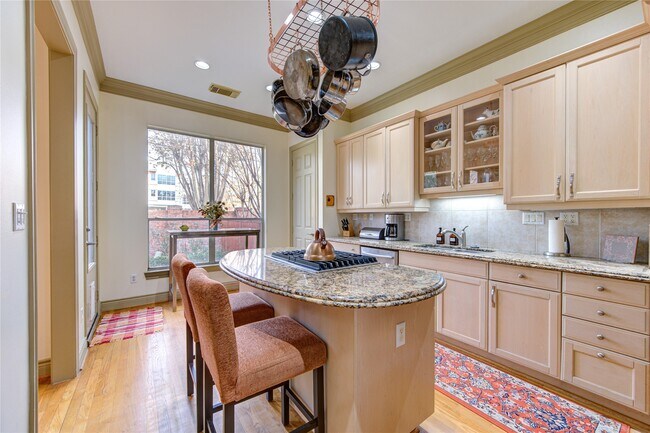 Building Photo - 6811 Staffordshire Blvd