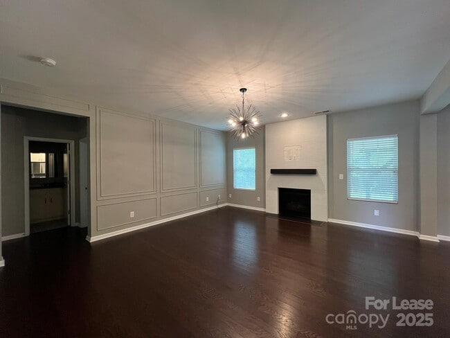 Building Photo - 2198 Laurens Dr