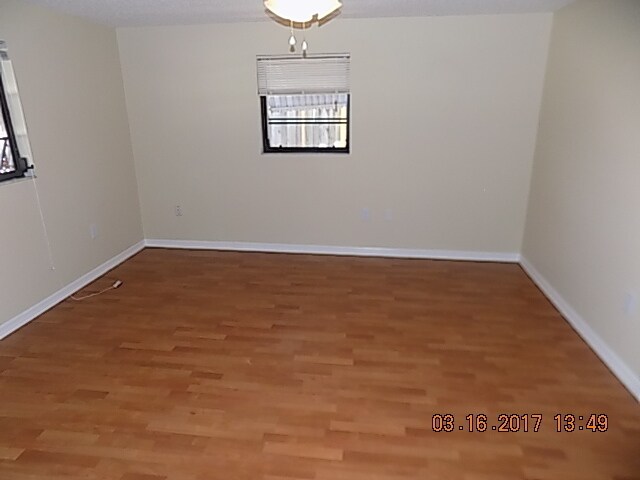 Building Photo - Exceptional 3/2/1 Home in Hudson