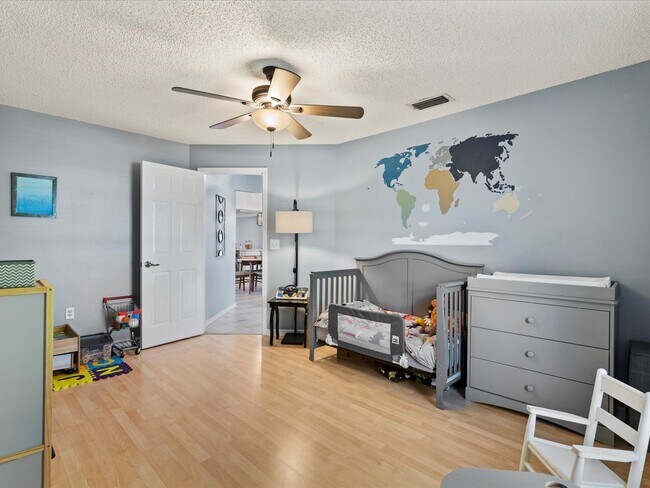 Building Photo - 5884 Milton Ave