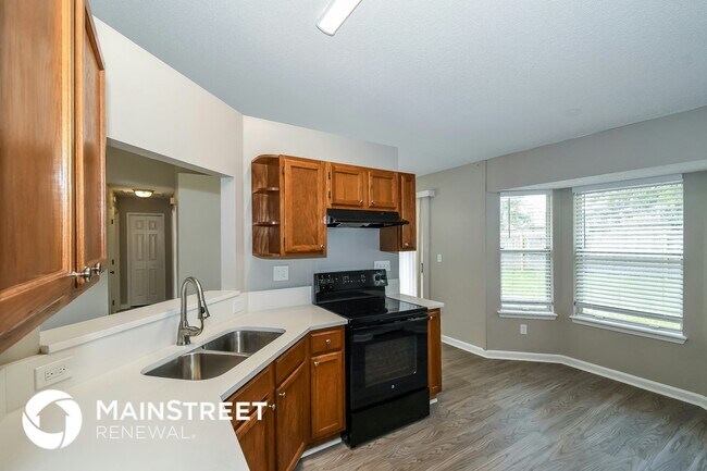 Building Photo - 2428 Justin Rd E