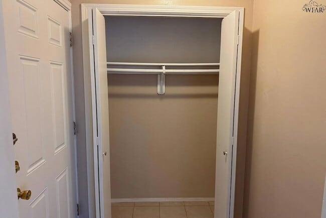 Building Photo - 1901 Wenonah Ave