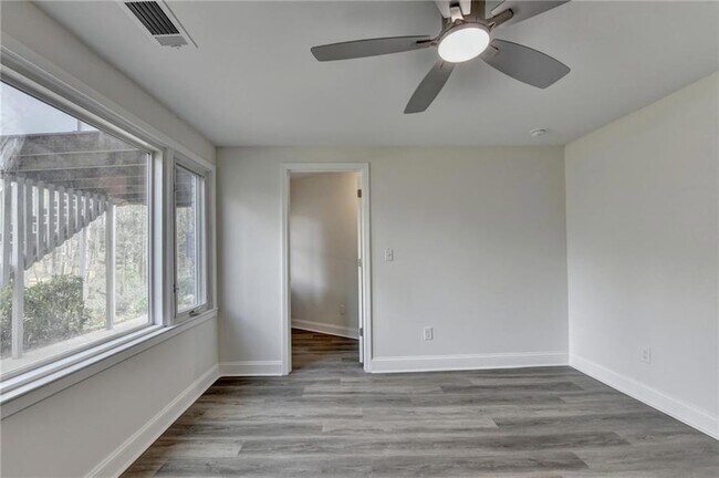 Building Photo - 3914 Granger Dr