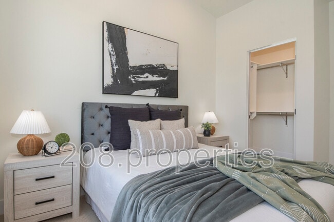 Building Photo - 479 E Violets Cv Ln