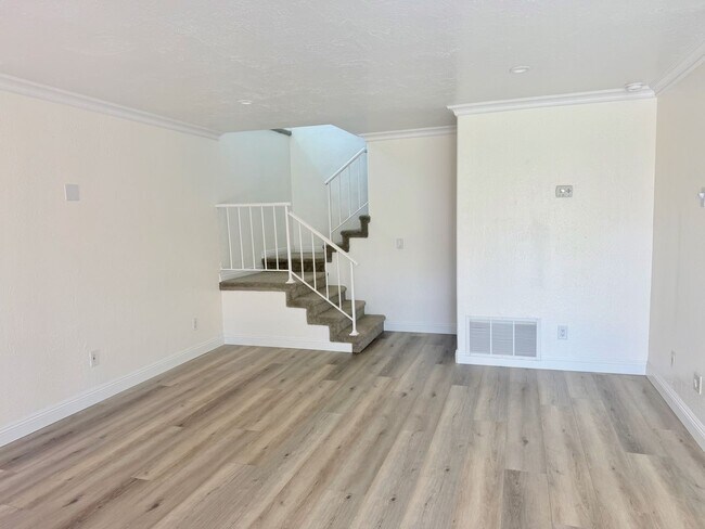 Building Photo - Stylish 2BR Condo in Desirable Community with Pool & Spa