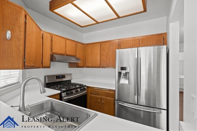 Building Photo - 23709 Del Monte Dr.