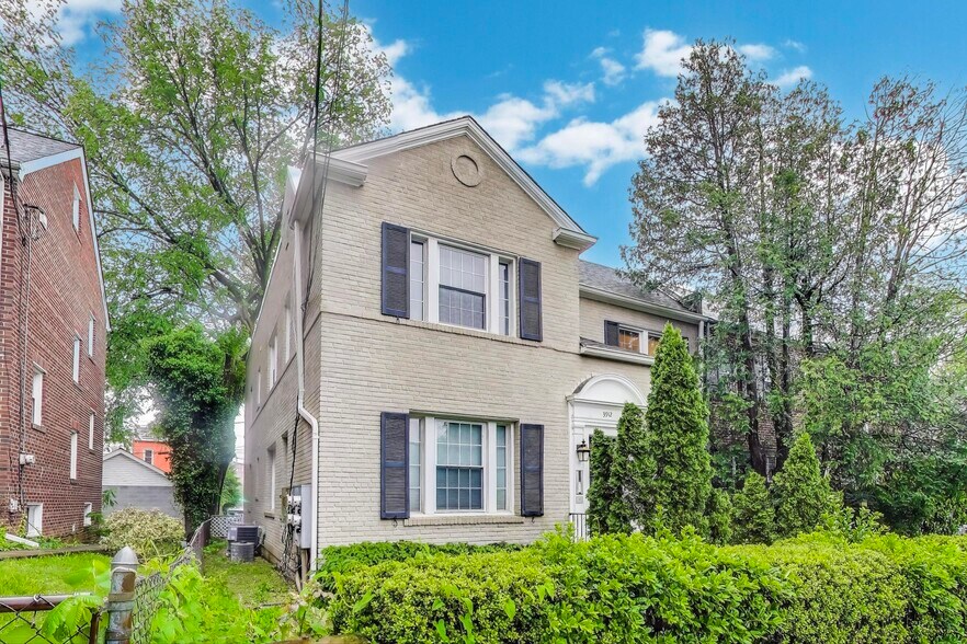 Building Photo - 3912 Yuma St NW