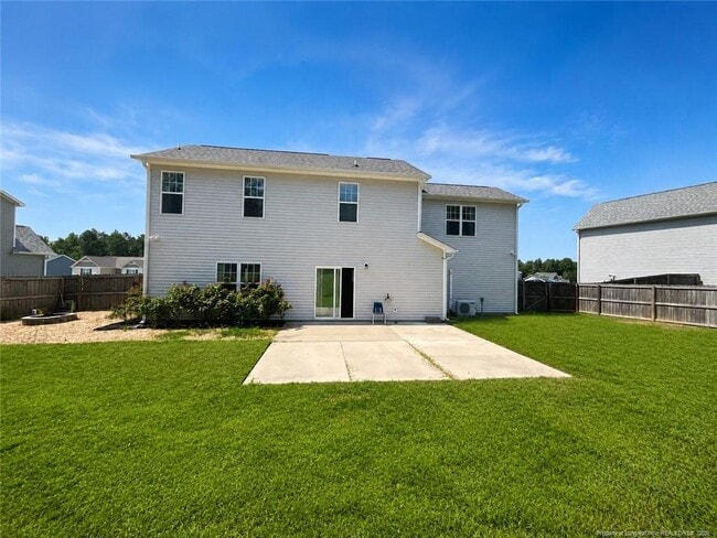 Building Photo - 143 Ledgebrook Ln