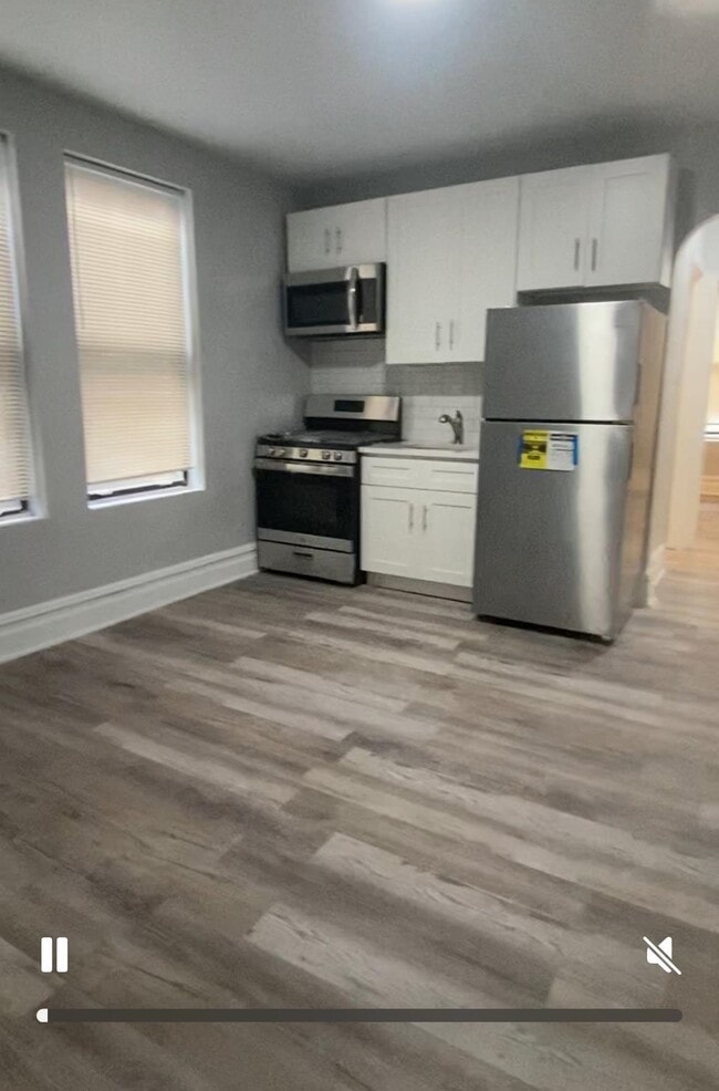 Building Photo - 308 60th St