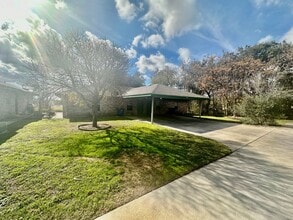 Building Photo - Cozy 2/1 Duplex in Pleasanton w/ Dedicated Parking & Refrigerator Included ~ Move-In Ready!
