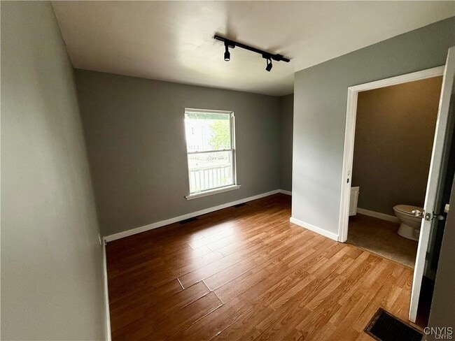 Building Photo - 732 Leray St