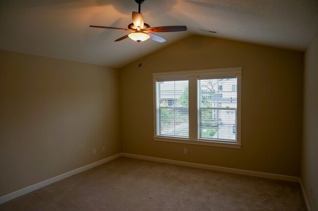 Building Photo - 7421 NE 58th Way