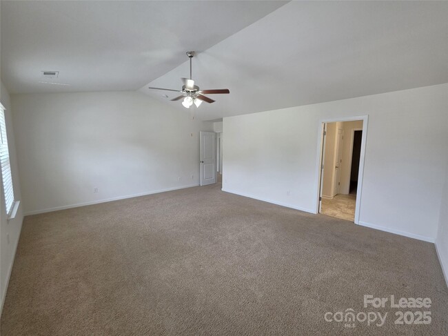 Building Photo - 2208 Apple Glen Ln