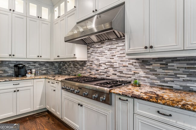 Building Photo - 6552 Long Acres Dr