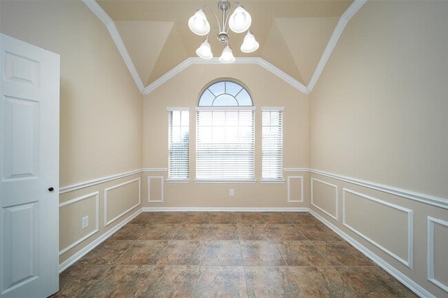 Building Photo - 2024 Silverwater Ct