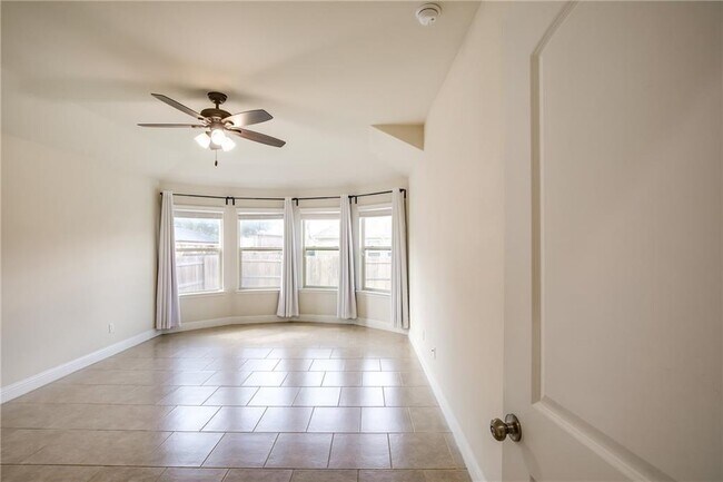 Building Photo - 3409 De Torres Cir