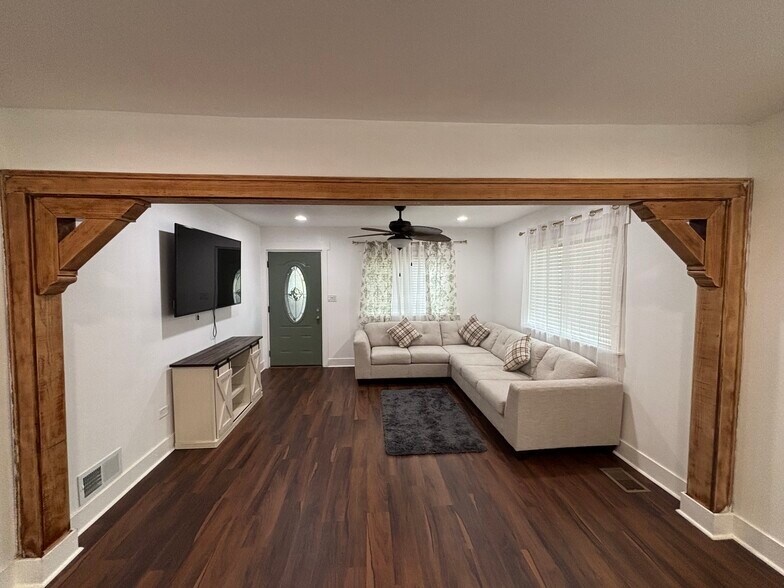 Building Photo - 138 Arizona Ave