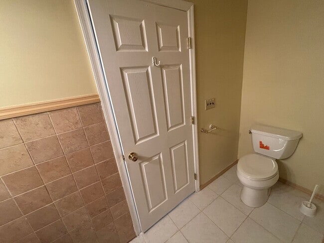 Building Photo - Large home and yard- 4/4 won't last